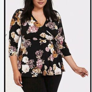 🔥 10 for $100 🔥 Torrid black floral wrap peplum top size 5X
